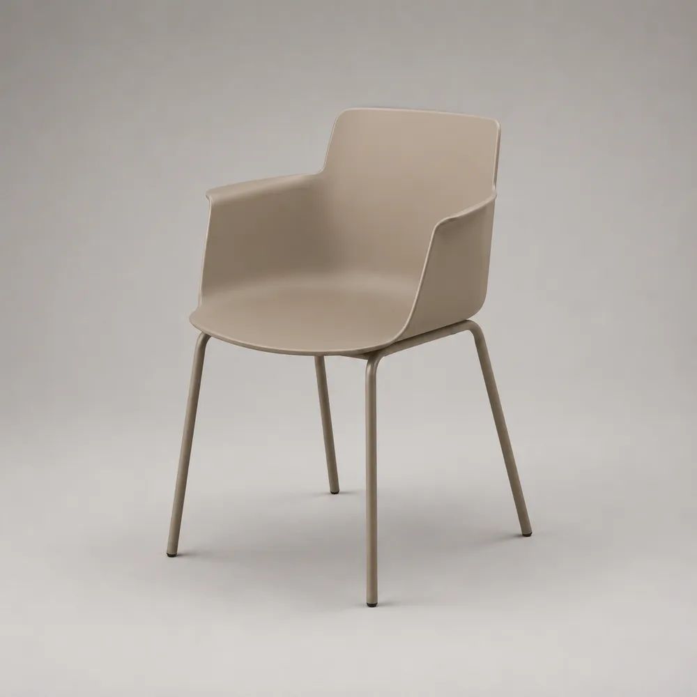 Sedia da pranzo beige con braccioli, scocca avvolgente in polipropilene e struttura in acciaio, 58 x 56 x 80 cm
